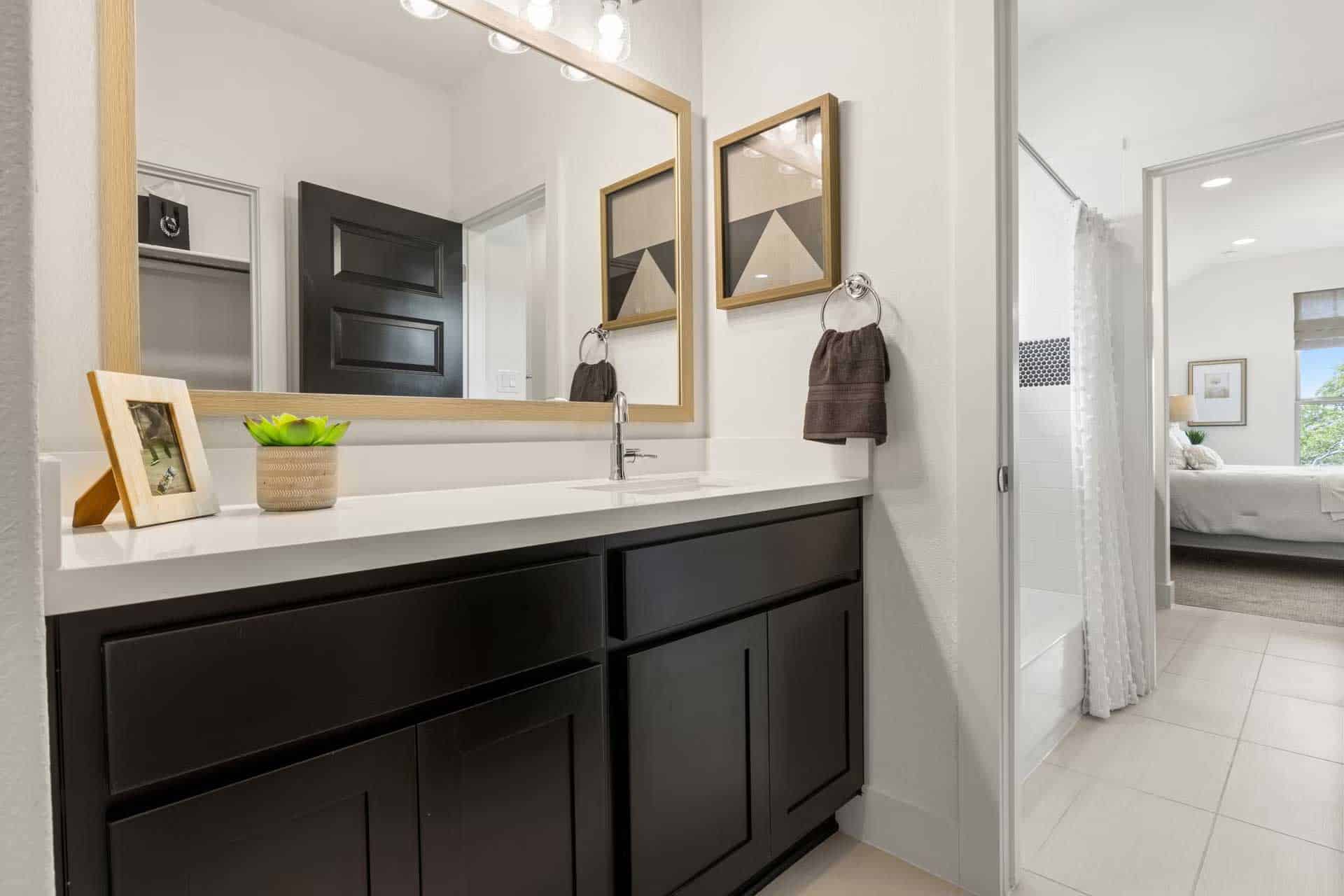 Esperanza Monticello Home Gallery: Bathroom