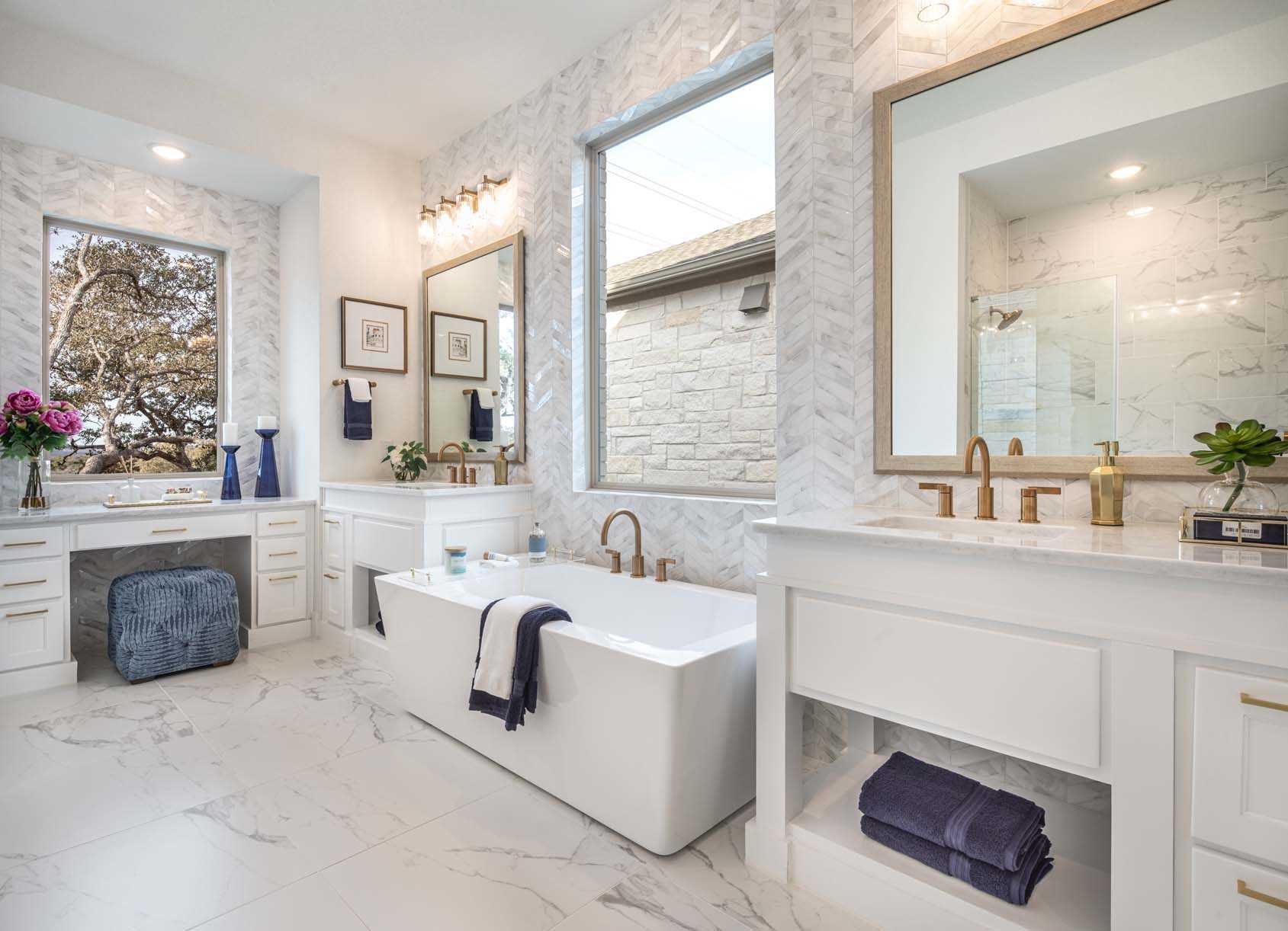 Esperanza Highland Homes Model Gallery: Bathroom