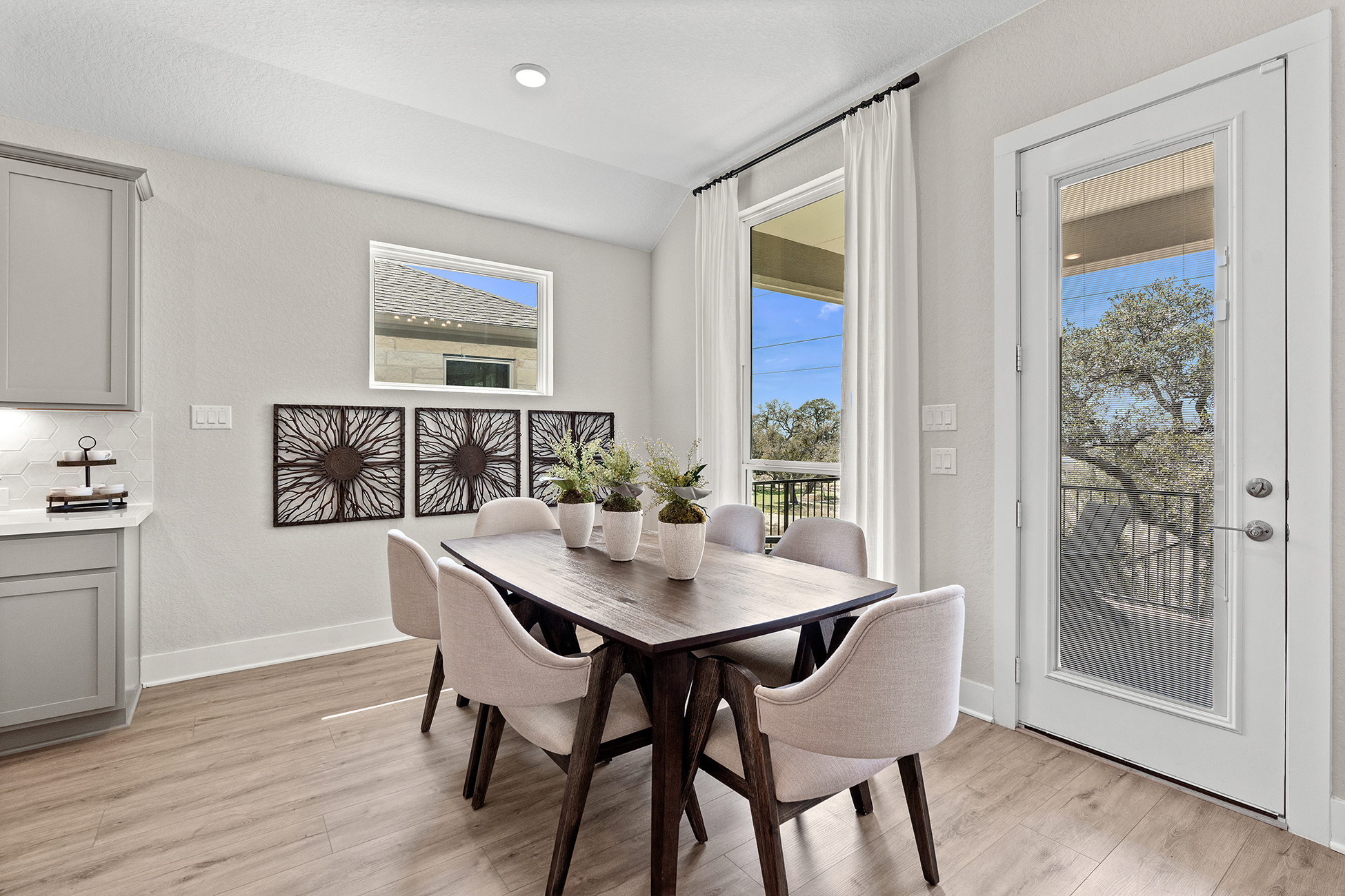 chesmar model home dining room