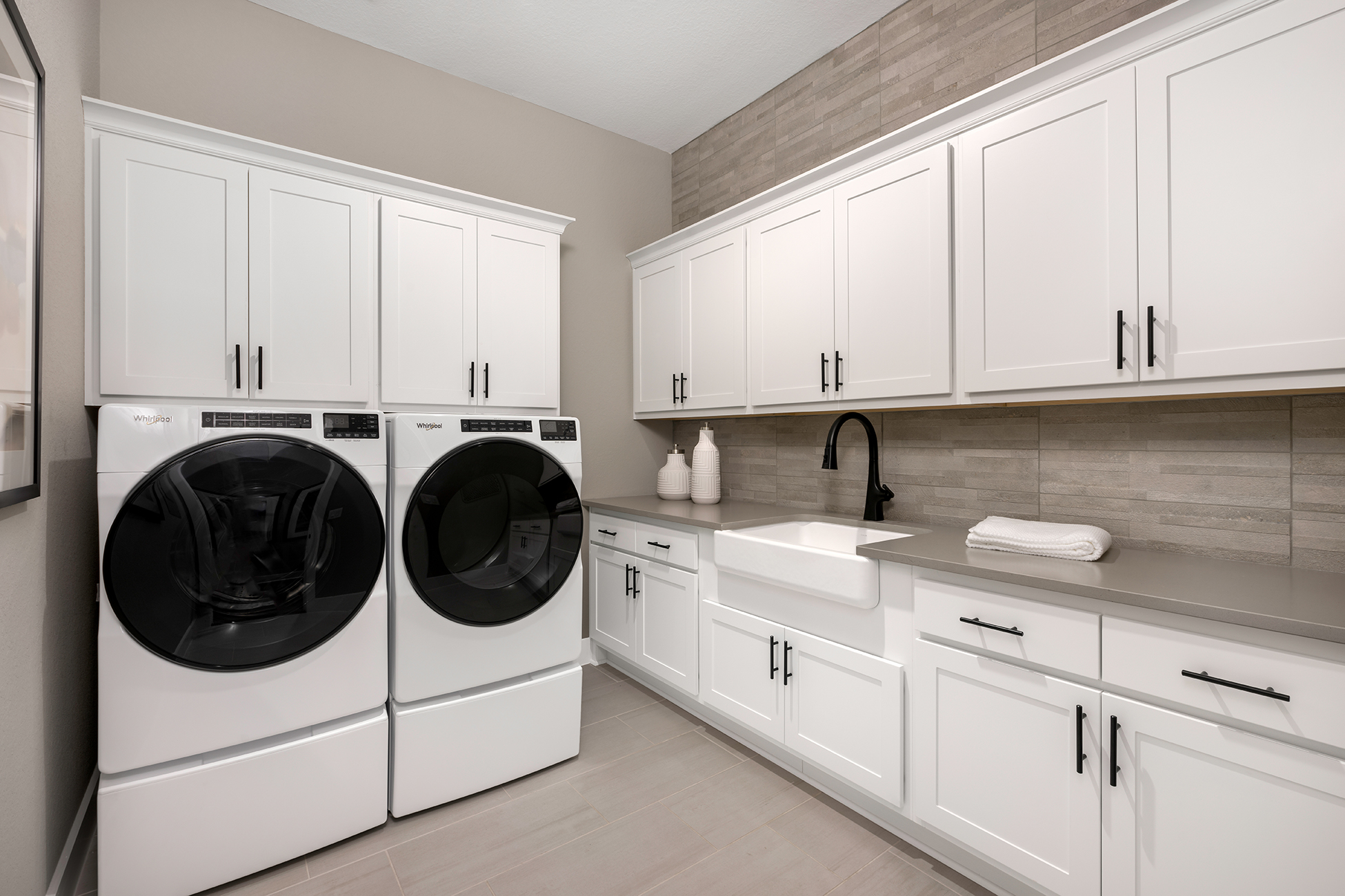 toll brothers model home laundry room